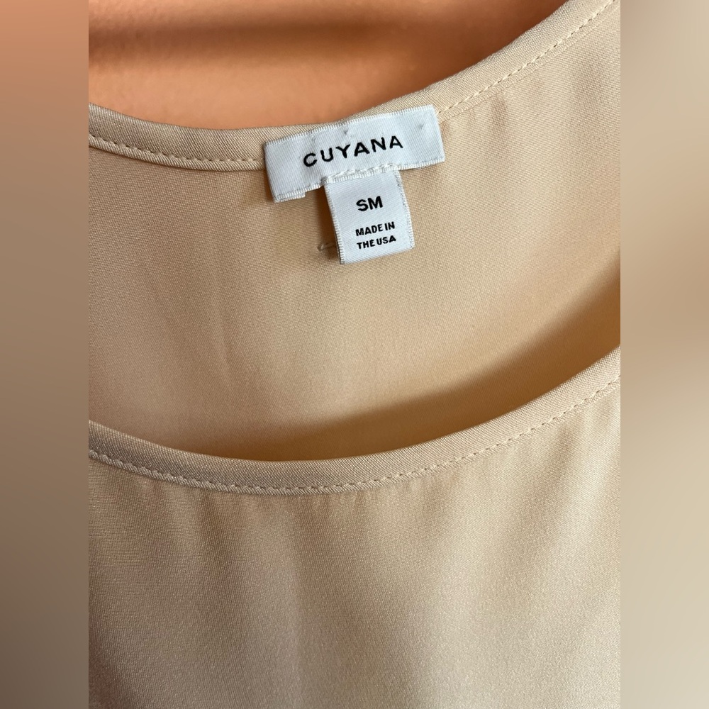 Cuyana 100% silk tank - Picture 5 of 8